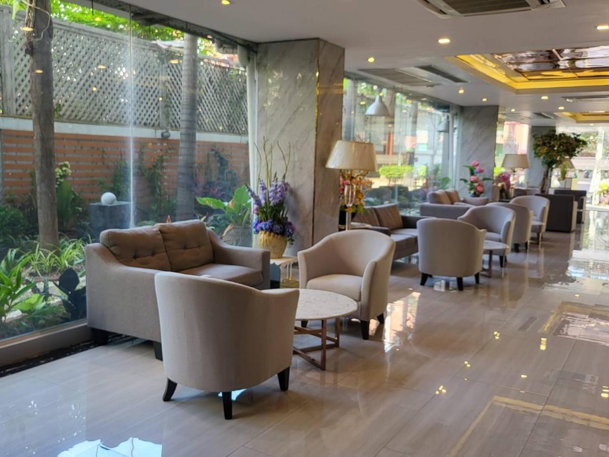 Three Seasons Bangkok Hotel Bagian luar foto