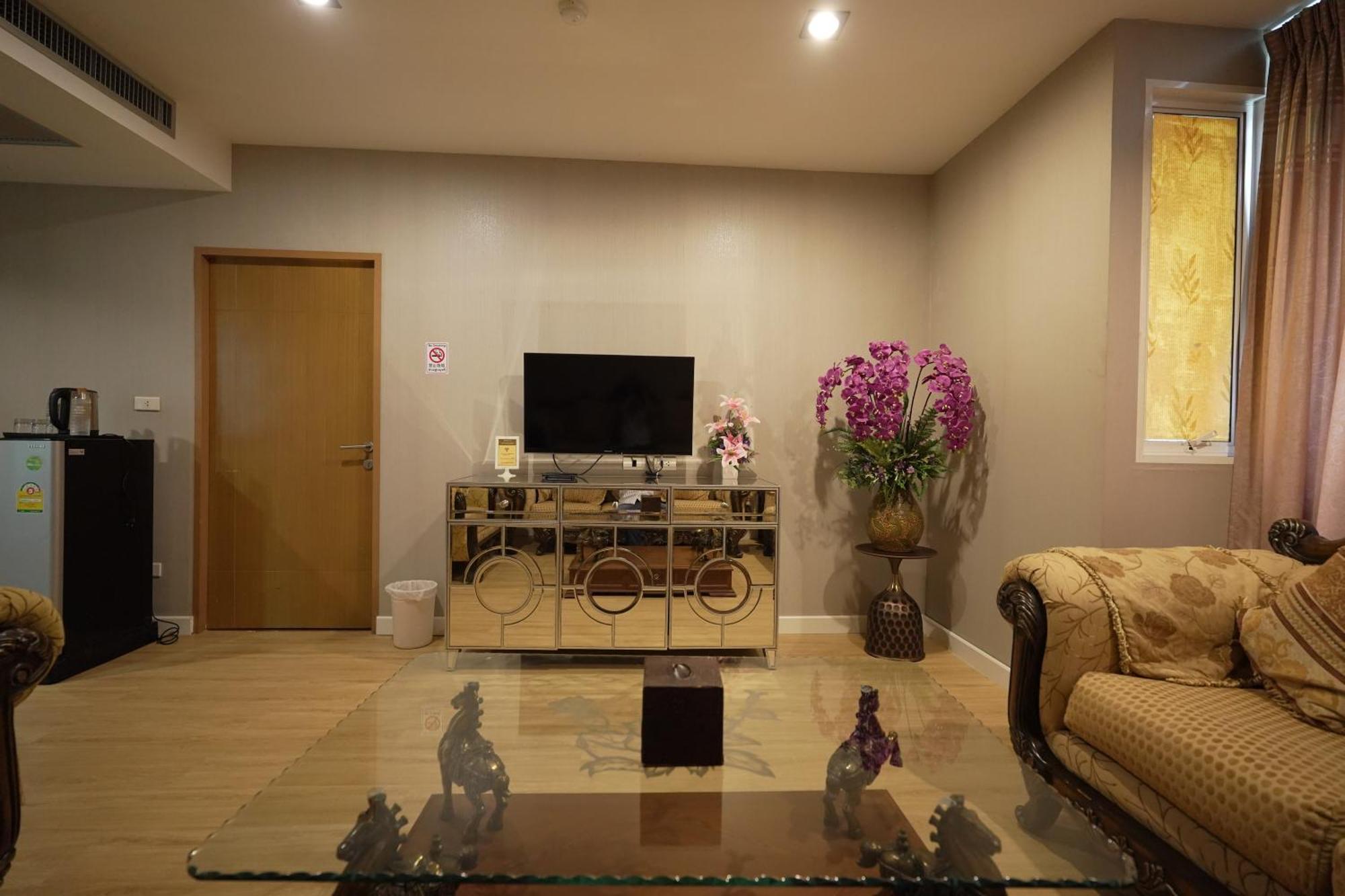 Three Seasons Bangkok Hotel Bagian luar foto