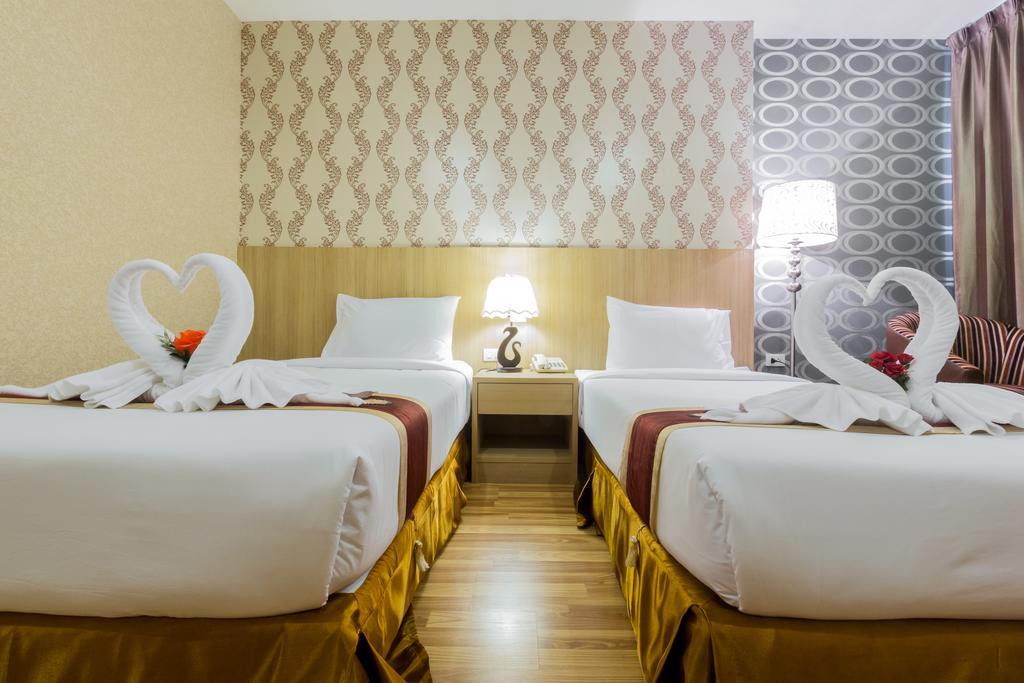 Three Seasons Bangkok Hotel Bagian luar foto