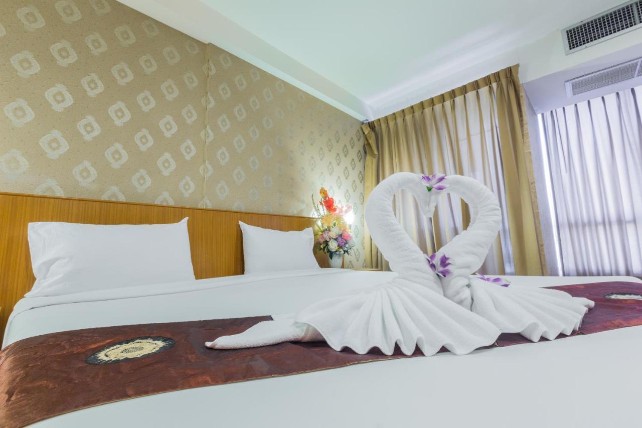 Three Seasons Bangkok Hotel Bagian luar foto