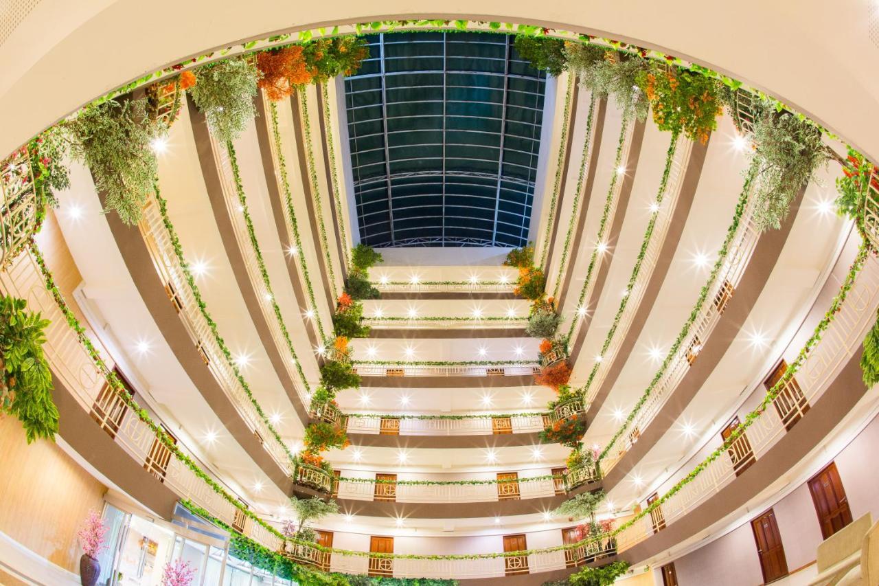 Three Seasons Bangkok Hotel Bagian luar foto