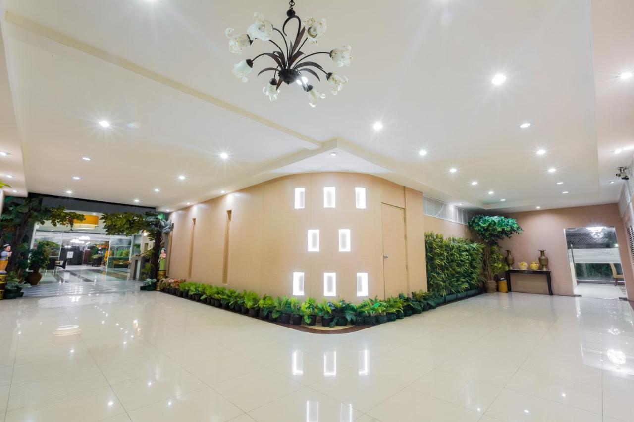 Three Seasons Bangkok Hotel Bagian luar foto
