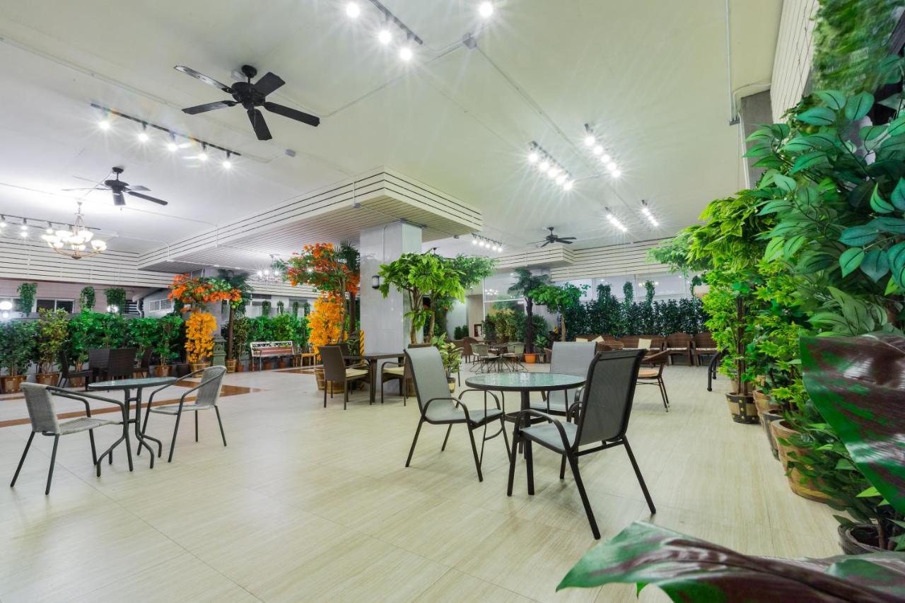 Three Seasons Bangkok Hotel Bagian luar foto